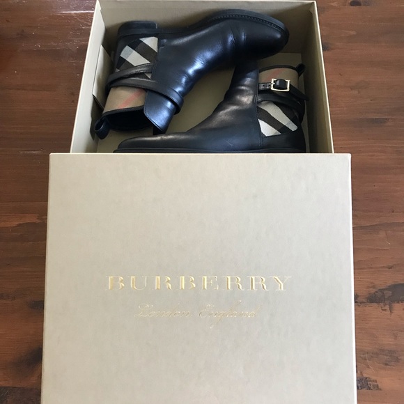 BURBERRY - Straps Ankle Boots - Picture 4 of 9